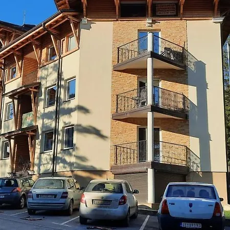 Apartman, Preko Puta Mone *