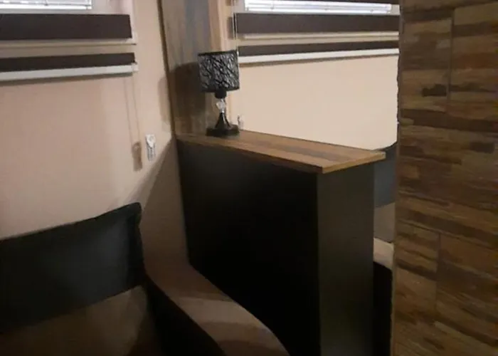 Apartman, Preko Puta Mone *